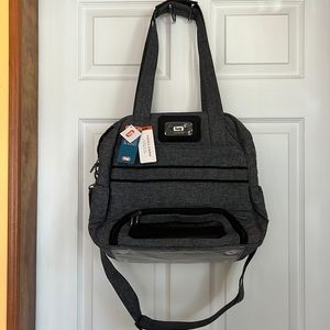 Lug travel bag NWT excellent condition